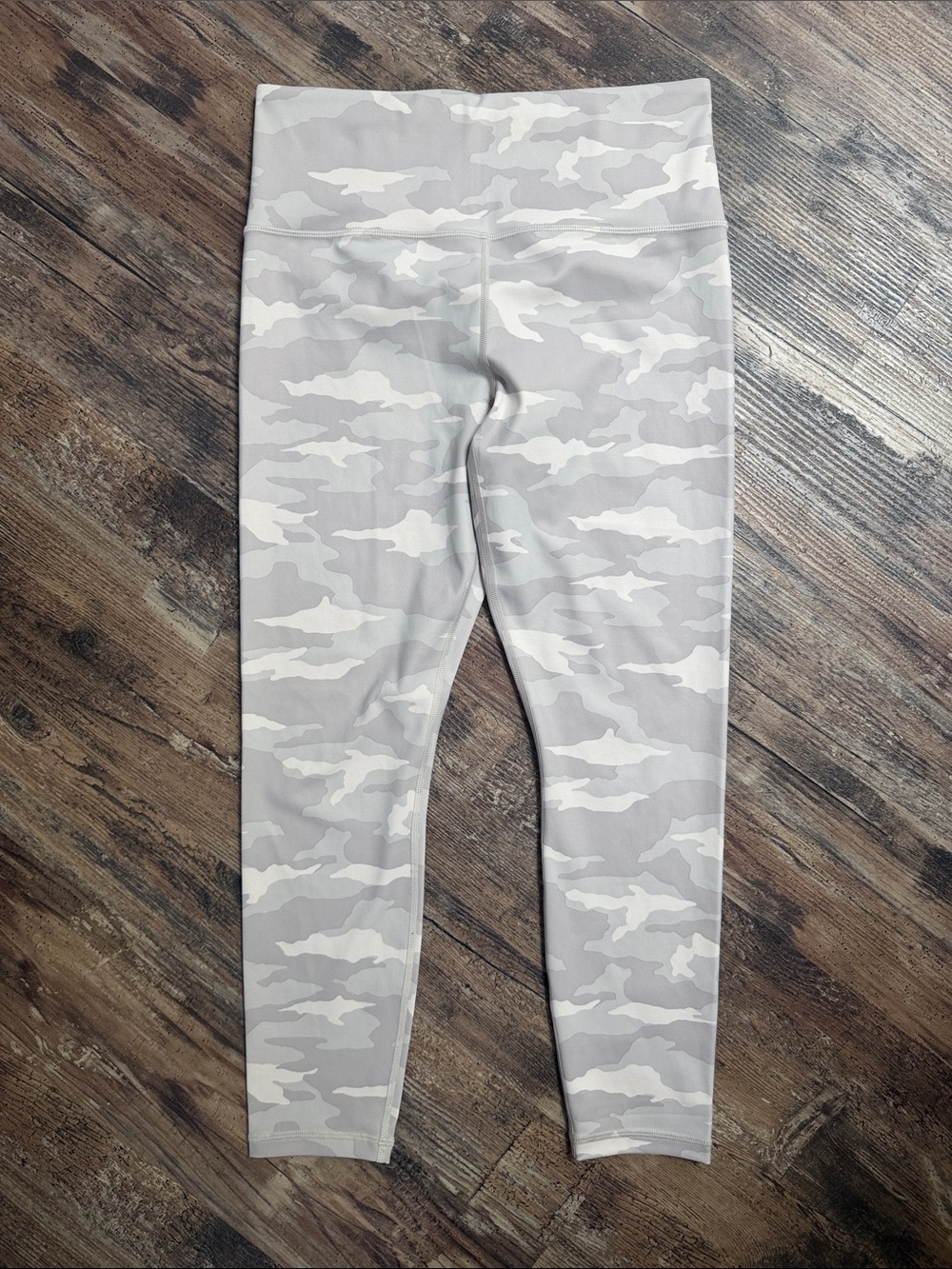 Athleta Elation 7/8 Tight Legging Camo Size Medium